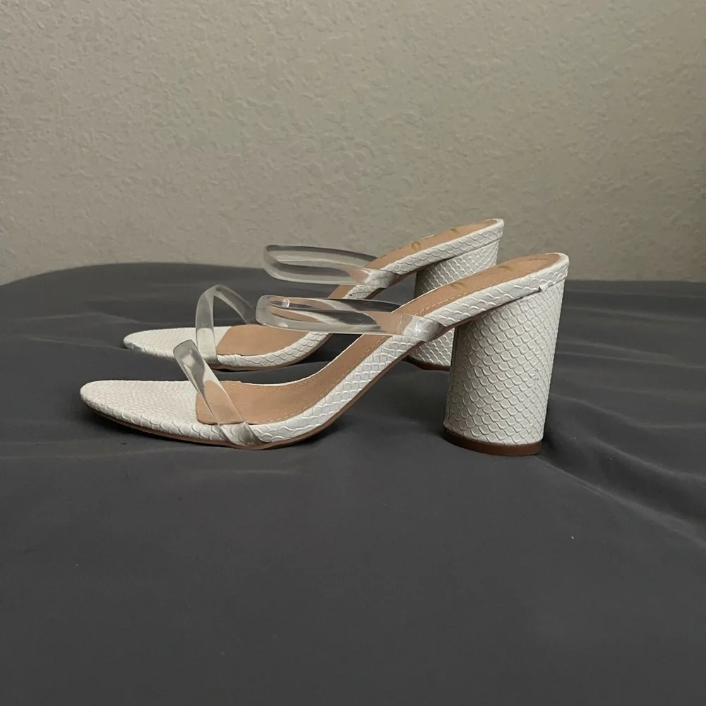 lulus dakyana white snake print high heel sandals (size 7) - Picture 3 of 5